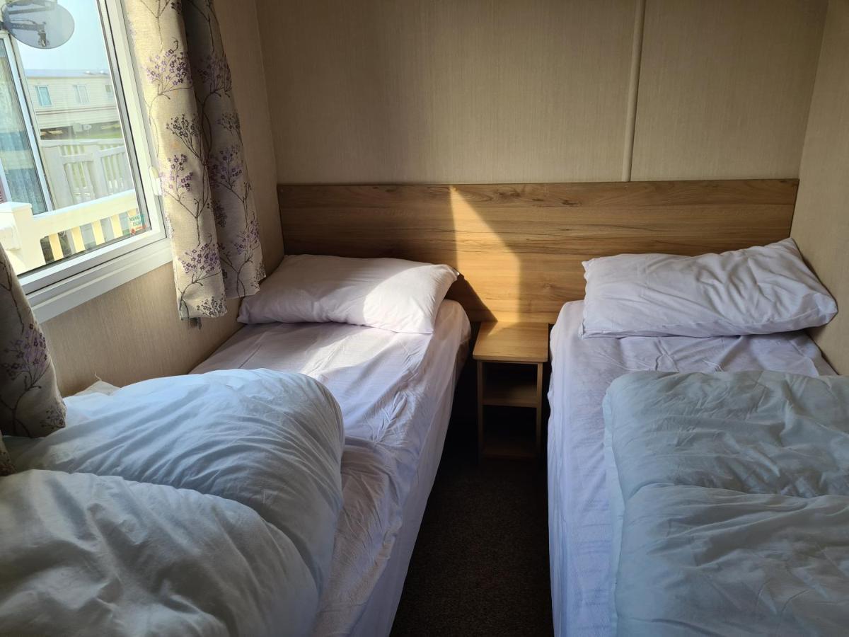 8 Berth Eastgate Fantasy Island Apartment Инголдмелс Екстериор снимка