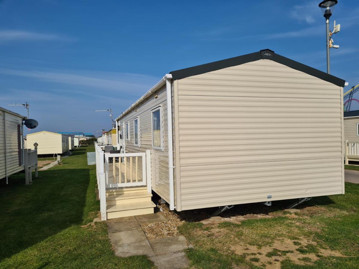 8 Berth Eastgate Fantasy Island Apartment Инголдмелс Екстериор снимка