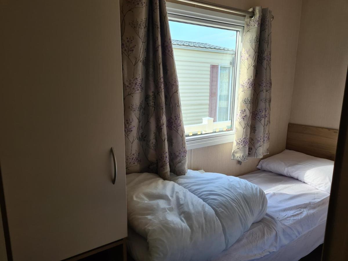 8 Berth Eastgate Fantasy Island Apartment Инголдмелс Екстериор снимка