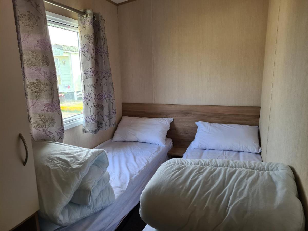 8 Berth Eastgate Fantasy Island Apartment Инголдмелс Екстериор снимка