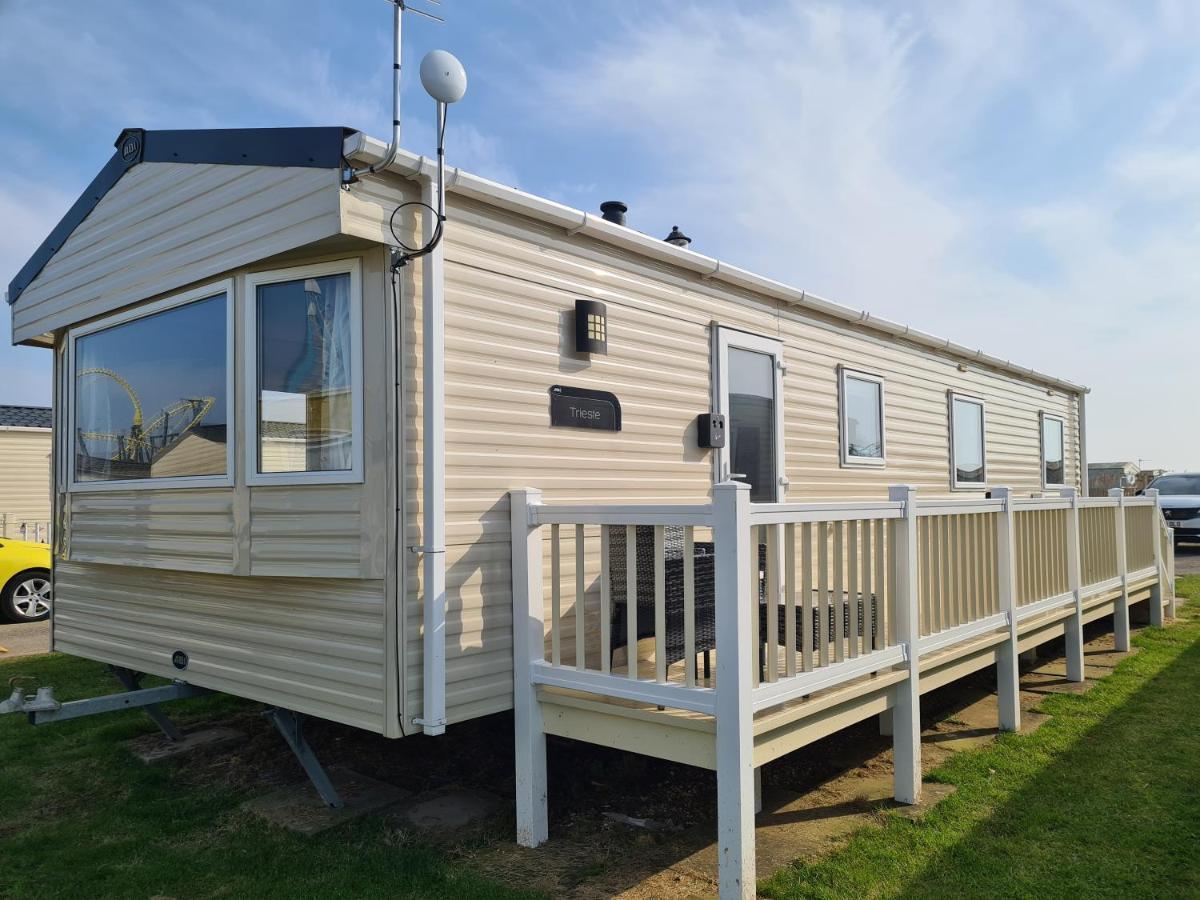 8 Berth Eastgate Fantasy Island Apartment Инголдмелс Екстериор снимка